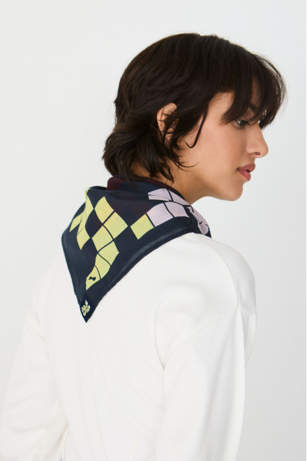 NIKA-GOTS SCARF 2